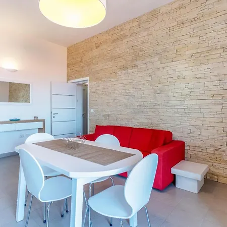 Moderno Con Vista Mare דירה